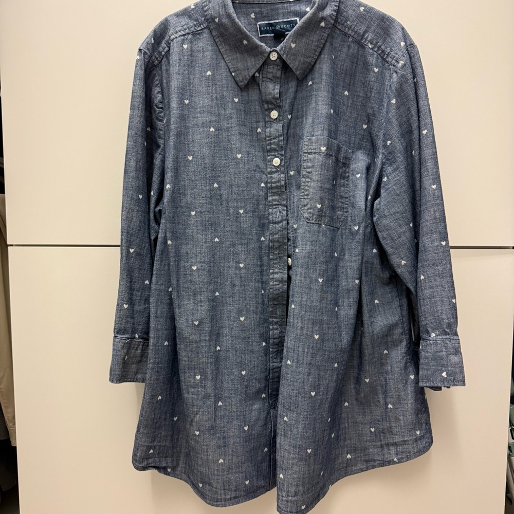 Karen Scott Blue Chambray Top with 3/4 Sleeve, tiny heart pattern